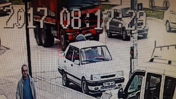 Böyle intihar görülmedi! Adım adım ölüme yürüdü! - Resim: 3