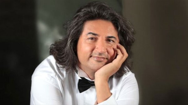 Fotoğraftaki küçük kızı tanıdınız mı şimdilerin çok ünlü isimlerinden - Resim: 2