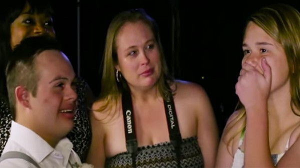 Down sendromlu çocukla kimse baloya gitmedi arkadaşı ona... - Resim: 4