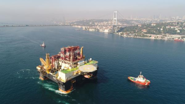 Dev gemi Boğaz'dan böyle geçiyor havadan bile devasa! - Resim: 4