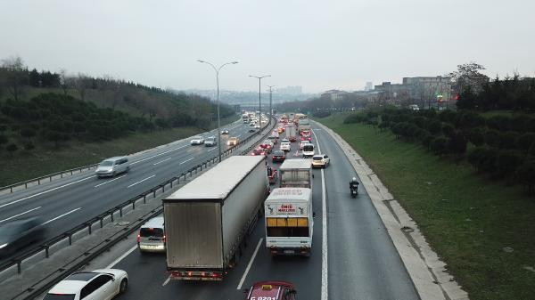 TEM'de makas terörü: Trafik kilitlendi! - Resim: 1