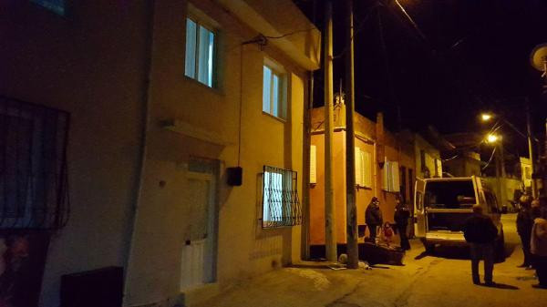 Dehşet evi! Annesinin cesedi başında ağlarken bulundu - Resim: 3