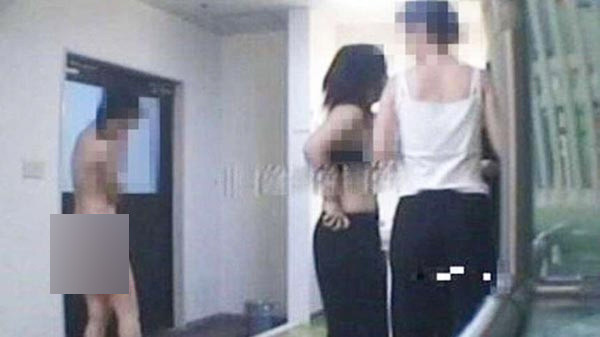 Spor salonunun soyunma odasında skandal olay fotoğraflarını çekip... - Resim: 2