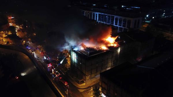 Sanayi sitesinde korkutan saatler: Alev alev yandı! - Resim: 3