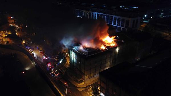 Sanayi sitesinde korkutan saatler: Alev alev yandı! - Resim: 4