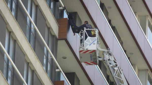 Balkon korkuluklarına asılmıştı! Son görüntüsü ortaya çıktı - Resim: 4