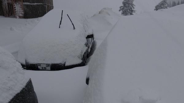 Araçlar kar altında kayboldu jandarmadan destek istediler - Resim: 2
