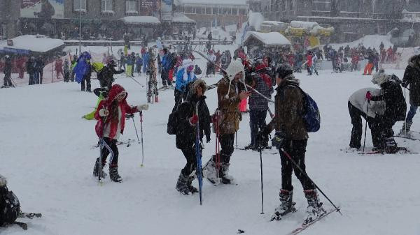 Araçlar kar altında kayboldu jandarmadan destek istediler - Resim: 4