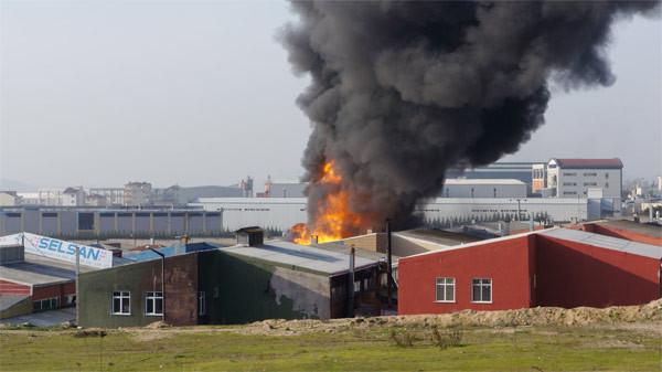 Tuzla'daki yangından ilk kareler - Resim: 2