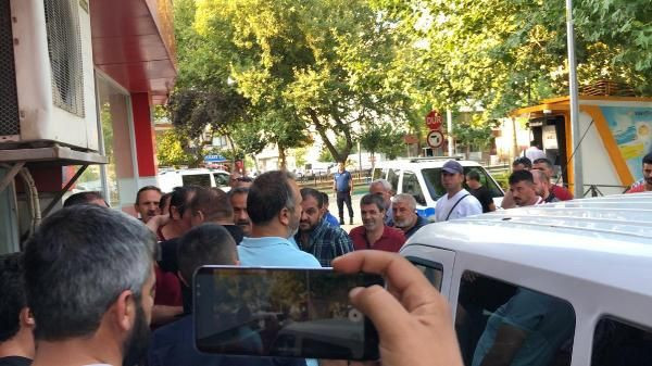 Konkordato kaçağı iş adamı tutuklandı adliye çıkışı gazetecilere saldırdı - Resim: 1