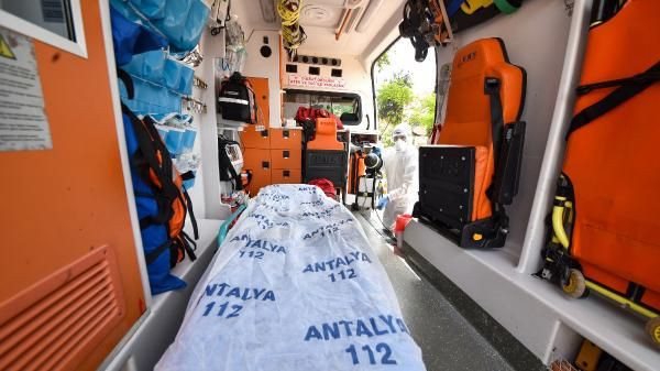 Koronavirüs savaşçısı sağlıkçılar neler yaşıyor! En zoru evde çocuklara sarılamamak - Resim: 3