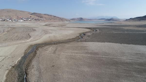 Sivas'ta baraj suları çekilince ortaya çıktı! Şaşkına döndüler: Çok korkutucu - Resim: 1