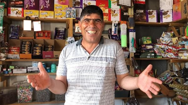 Kars'ta gülen adamı gören şaştı kaldı gece bile arıyorlar: Benim nerem hasta - Resim: 1