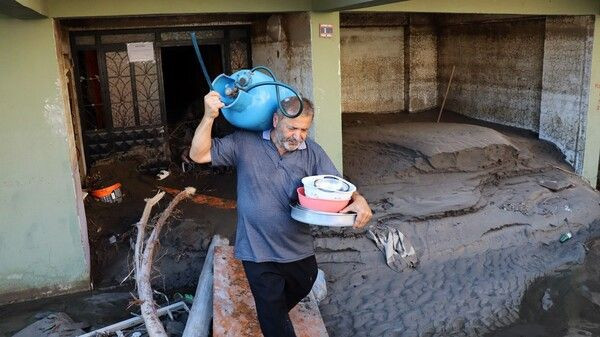 Kastamonu Bozkurt'tan yürek dağlayan kareler! Binalar yıkılıyor: Çocuklarım kaçtı, biz eşimle... - Resim: 4