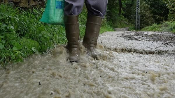 Karadeniz'de sağanak! Trabzon'da ırmak taştı, Rize'de heyelan meydana geldi - Resim: 2