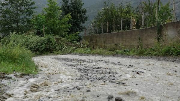 Karadeniz'de sağanak! Trabzon'da ırmak taştı, Rize'de heyelan meydana geldi - Resim: 3