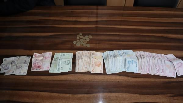 Düzce'de dilenirken yakalandı! Üzerinden 11 bin 810 lira çıktı - Resim: 1