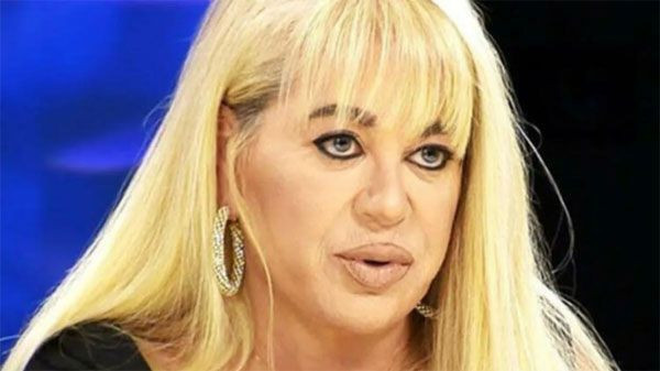 Ünlü şarkıcı Zerrin Özer müziğe geri döndü! Klip çektiği mekan yankı uyandırdı - Resim: 1