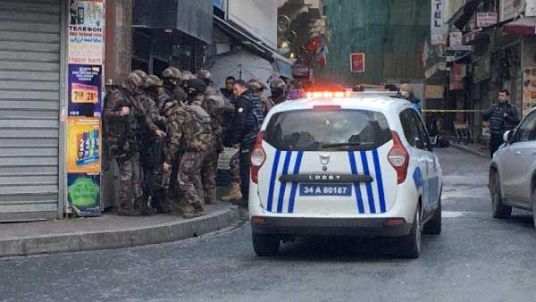 İstanbul Aksaray'da gece kulübünde silah sesleri - Resim: 1