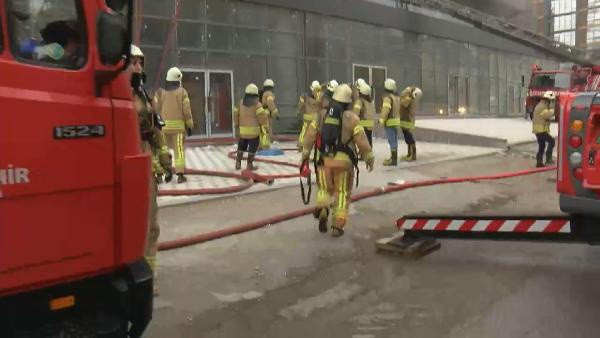 Fikirtepe'de 25 katlı binada yangın - Resim: 0