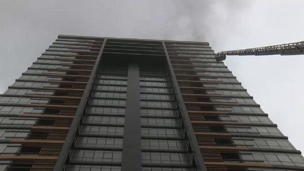 Fikirtepe'de 25 katlı binada yangın - Resim: 2