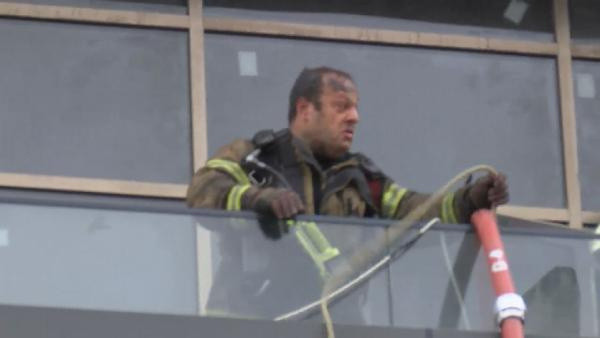 Fikirtepe'de 25 katlı binada yangın - Resim: 1