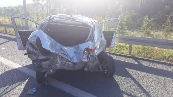 Ümraniye TEM Bağlantı Yolunda otobüs kazası: 1 ölü, 15 yaralı - Resim: 2