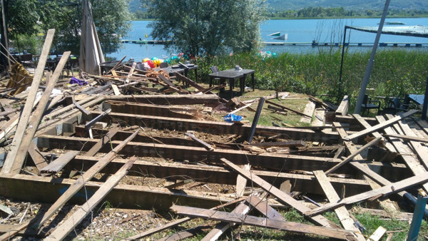 Göz dağı vermek istedi kameriye'yi havaya uçurdu! - Resim: 0