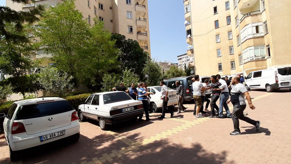 Kahramanmaraş'ta intihar! Evine giren arkadaşları ölü buldu - Resim: 1