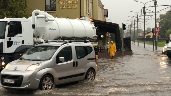 Meteoroloji uyarmıştı! Kocaeli yağmura teslim - Resim: 1