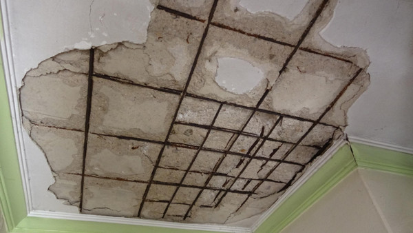 Aydın'da 2 katlı evde çökmeler meydana geldi - Resim: 0