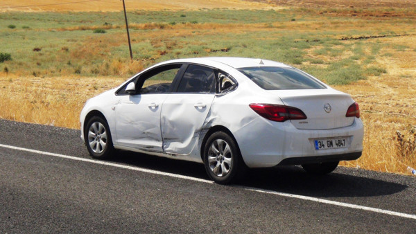 Diyarbakır'da trafik kazası 2'si ağır 5 yaralı - Resim: 0