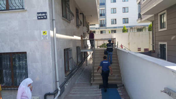 Beylikdüzü'nde boşanma aşamasındaki adam evin içinde silahla terör estirdi - Resim: 0