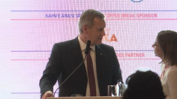 TÜSİAD konferansında gerginllik Eski Almanya Cumhurbaşkanı kürsüden indi - Resim: 0