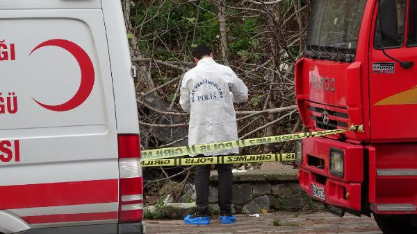 Kağıthanede yine koca dehşeti!  Eşinin iş yerine çiçekle geldi, kurşun yağdırdı - Resim: 2