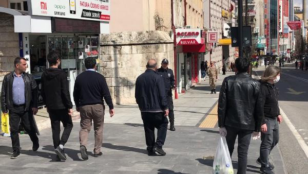 Sivas'ta korona vaka sayısı 67 oldu! Vali evde kalmayanlar için yolu kapattı - Resim: 0