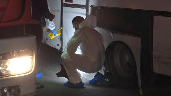 Beylikdüzü'nde pikabın çarptığı İki genç kız hayatını kaybetti - Resim: 0