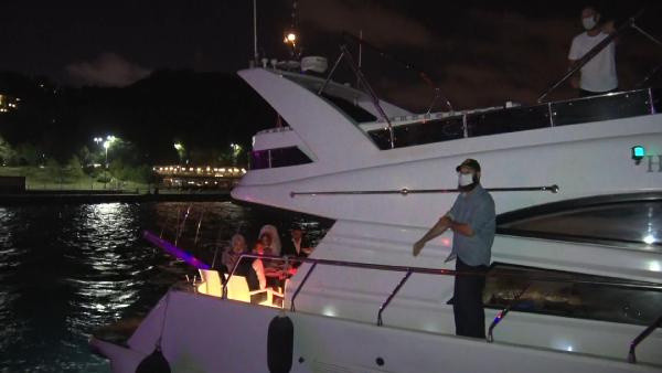 İstanbul Boğazı'ndaki teknelerde koronavirüs denetimi - Resim: 0