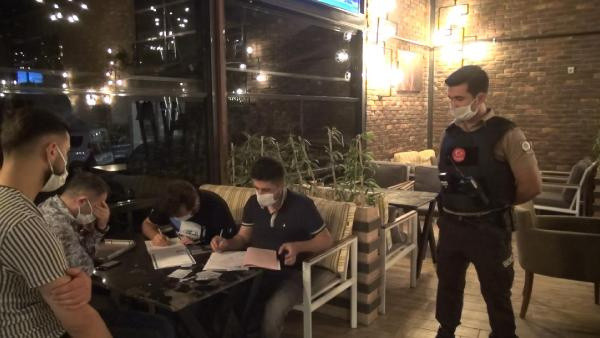 Esenyurt'ta koronavirüs baskını! Kimse istifini bozmadı - Resim: 0