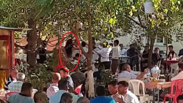 Bu kadarına da pes! Mahalle meydanında dansözlü düğün - Resim: 1