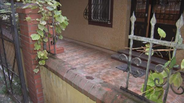 İstanbul Avcılar'da balkondan düşen yaşlı adama demir korkuluklar saplandı - Resim: 0