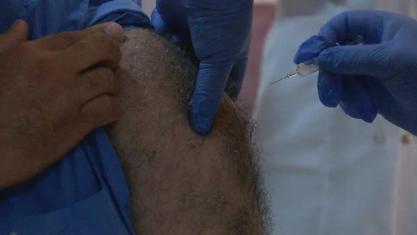 Cerrahpaşa'da ilk gönüllü aşılama yapıldı! 400 kişide denenecek - Resim: 0