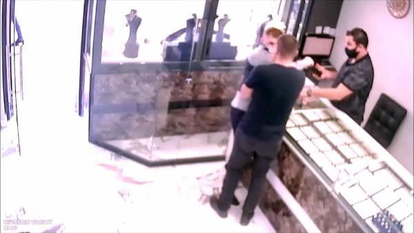 Yozgat'ta yaşandı! Sahte altın bozdurmak isterken suçüstü yakalandı - Resim: 0