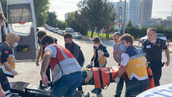 İstanbul'da bir kişi metro raylarına atladı! Yakını sinir krizi geçirdi - Resim: 0