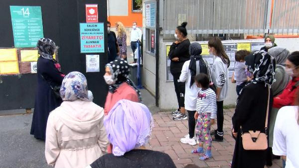 İstanbul'da okul servisi tartışması! Veliler de şikayetçi servisçiler de - Resim: 0