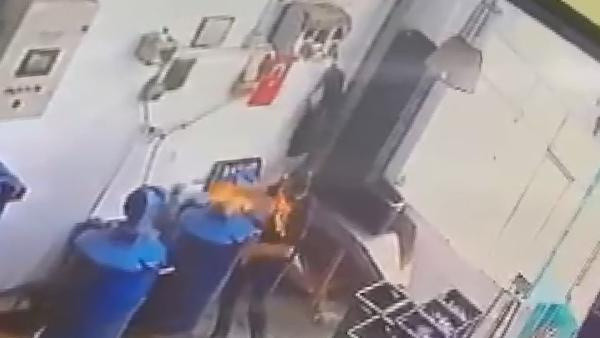 Başakşehir'de feci olay! Ellerine dezenfektan döküp, atıkları yakmaya çalışınca yandı - Resim: 0
