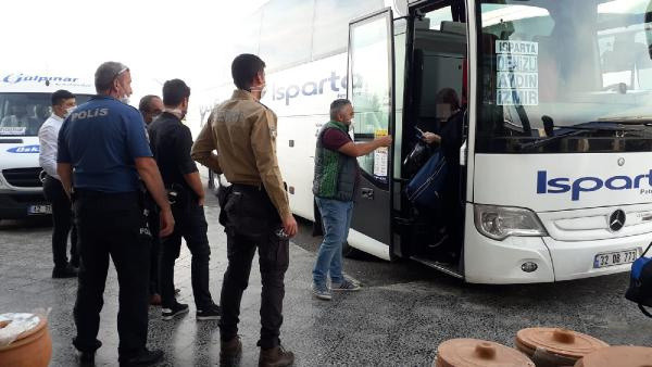 Konya'da evden kaçan 14 yaşındaki kızı polis yakaladı! Otobüste bulundu - Resim: 0
