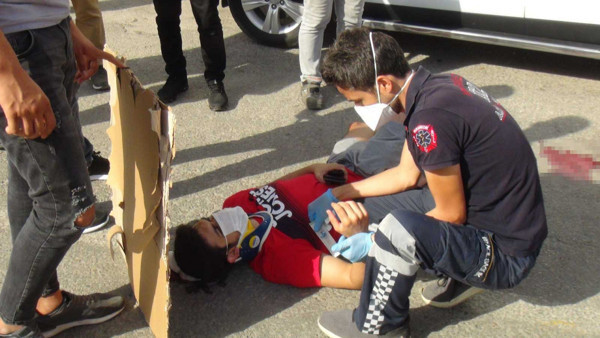 Antalya'da yürek burkan görüntü! Oğlunun elini bir an bırakmadı - Resim: 0