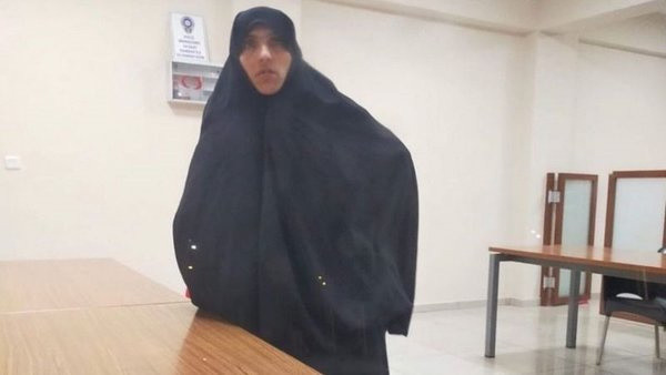 Tuzla'da sokak kedilerini kesip yiyen kadın gözaltına alındı! "Kedi yemek helaldir" fetvası verdi - Resim: 1