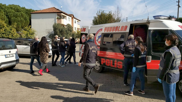 Aydın'da fuhuş rezaletini adım adım takip ettiler! Basıldılar - Resim: 0